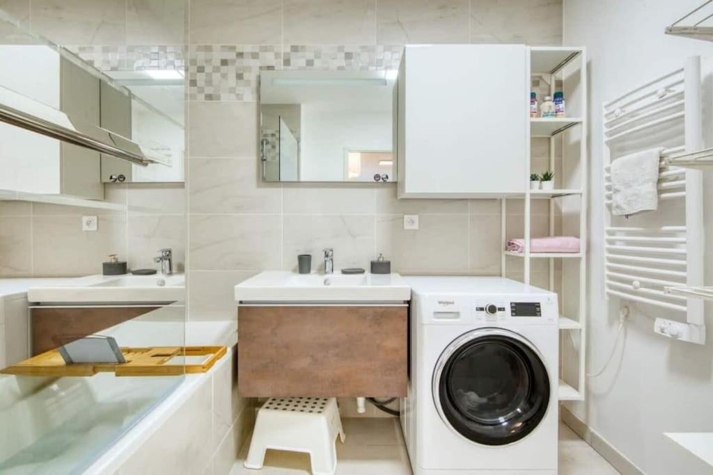 Le Fonction, Meuble 4 Etoiles, Avec Parking Boxe Apartment Aix-en-Provence Luaran gambar